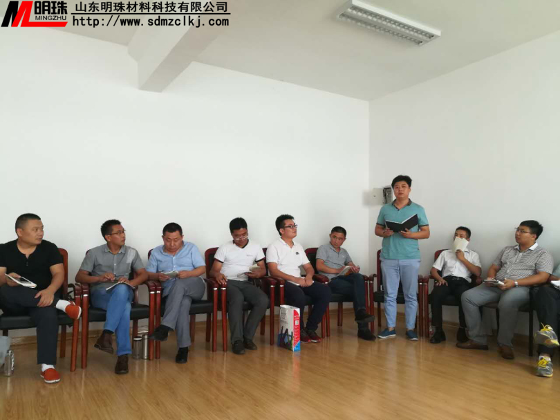 參訓人員積極回答問題