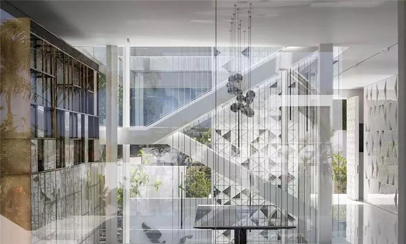 擁有三角形縷空鋁單板立面的特拉維夫住宅7