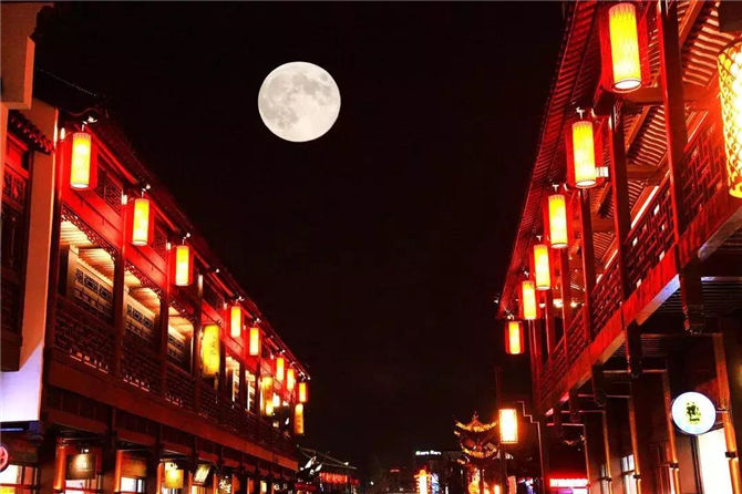 今日元宵，愿月圓人平安！